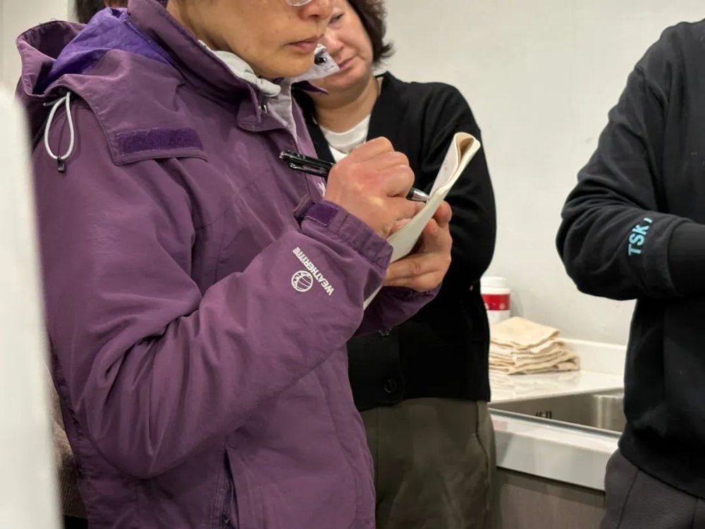 現金網:我在上海老年大學,學做咖啡