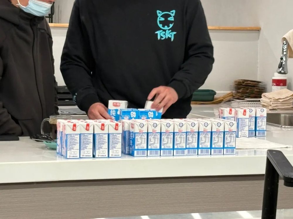 現金網:我在上海老年大學,學做咖啡