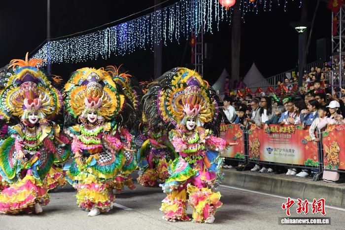 捕魚機:(新春見聞)澳門花車巡遊點亮新春之夜